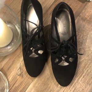 Kelly & Katie Heels 👠 precious lace up